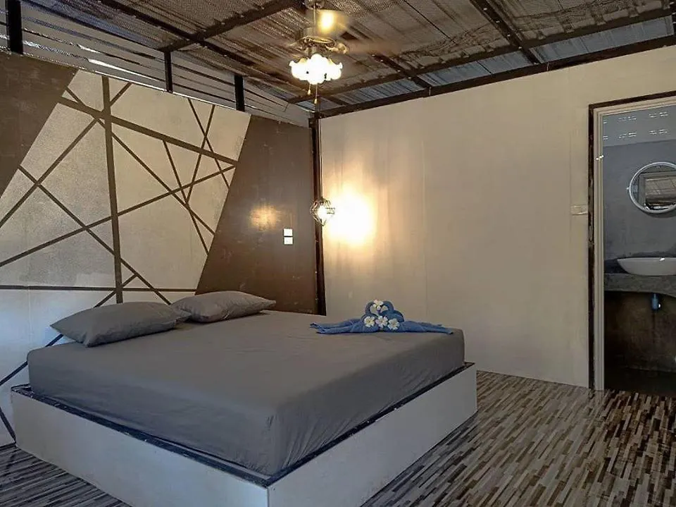 ** ホリデーパーク Ozone Beach Huts Ko Lanta タイ王国