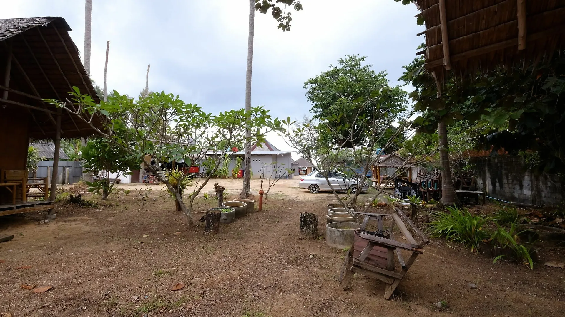 Ozone Beach Huts Koh Lanta 2*,